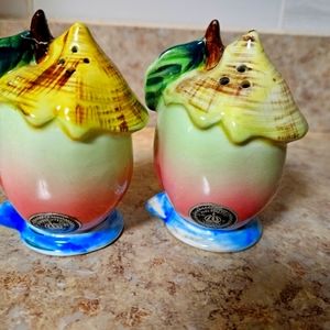 Norcrest PY anthropomorphic salt n pepper shaker